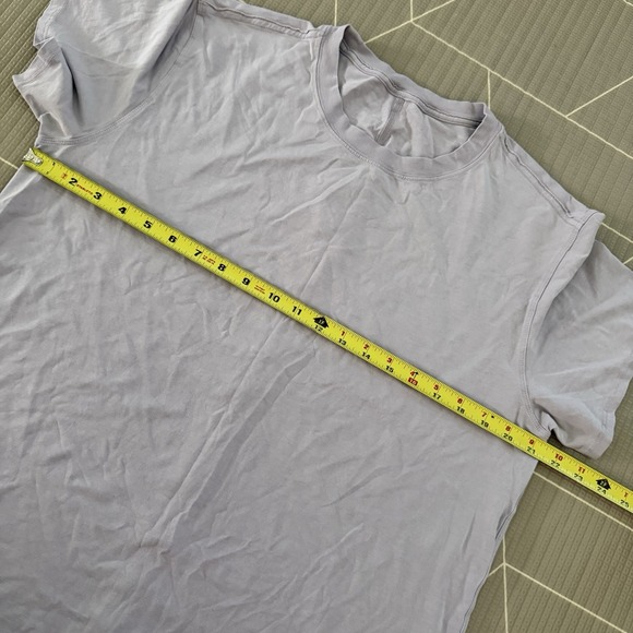Lululemon All Yours Tee Size 6/8 Short Sleeve Light‎ Purple - Picture 4 of 5